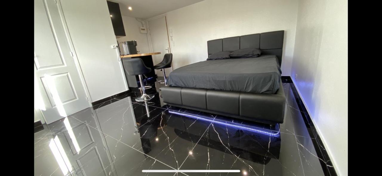 Bella Vita - Studio Tout Equipe - Tv Netflix - Centre Ville 100M- Gare 50M - Basilique 200M Lisieux Exterior photo
