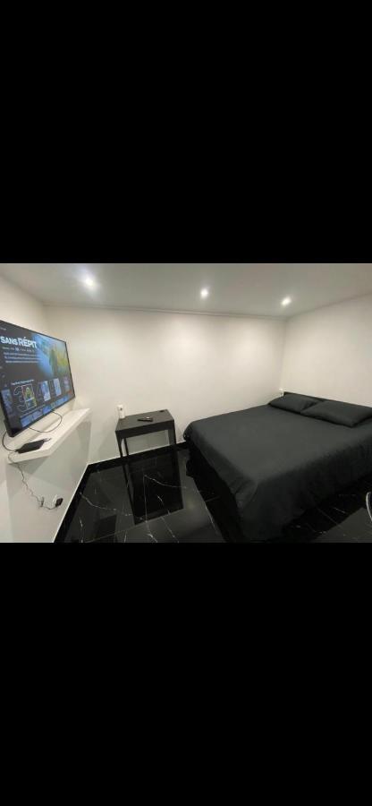 Bella Vita - Studio Tout Equipe - Tv Netflix - Centre Ville 100M- Gare 50M - Basilique 200M Lisieux Exterior photo