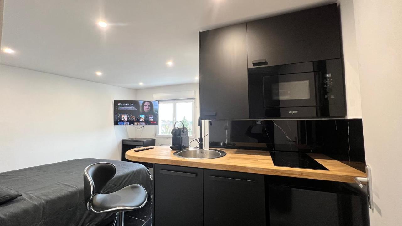 Bella Vita - Studio Tout Equipe - Tv Netflix - Centre Ville 100M- Gare 50M - Basilique 200M Lisieux Exterior photo
